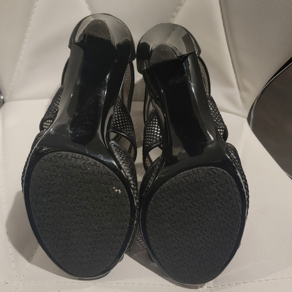 MICHAEL Micheal Kors Berkley T-Strap Mesh Heel Sandal Size 7 - Picture 6 of 10